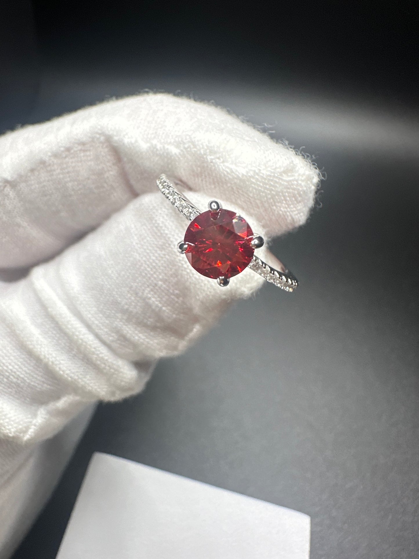 1 Carat 925 Sterling Silver Moissanite Ring – 6.5mm Round, VVS1 Clarity, D Color with Garnet, Champagne & Klein Blue Variations