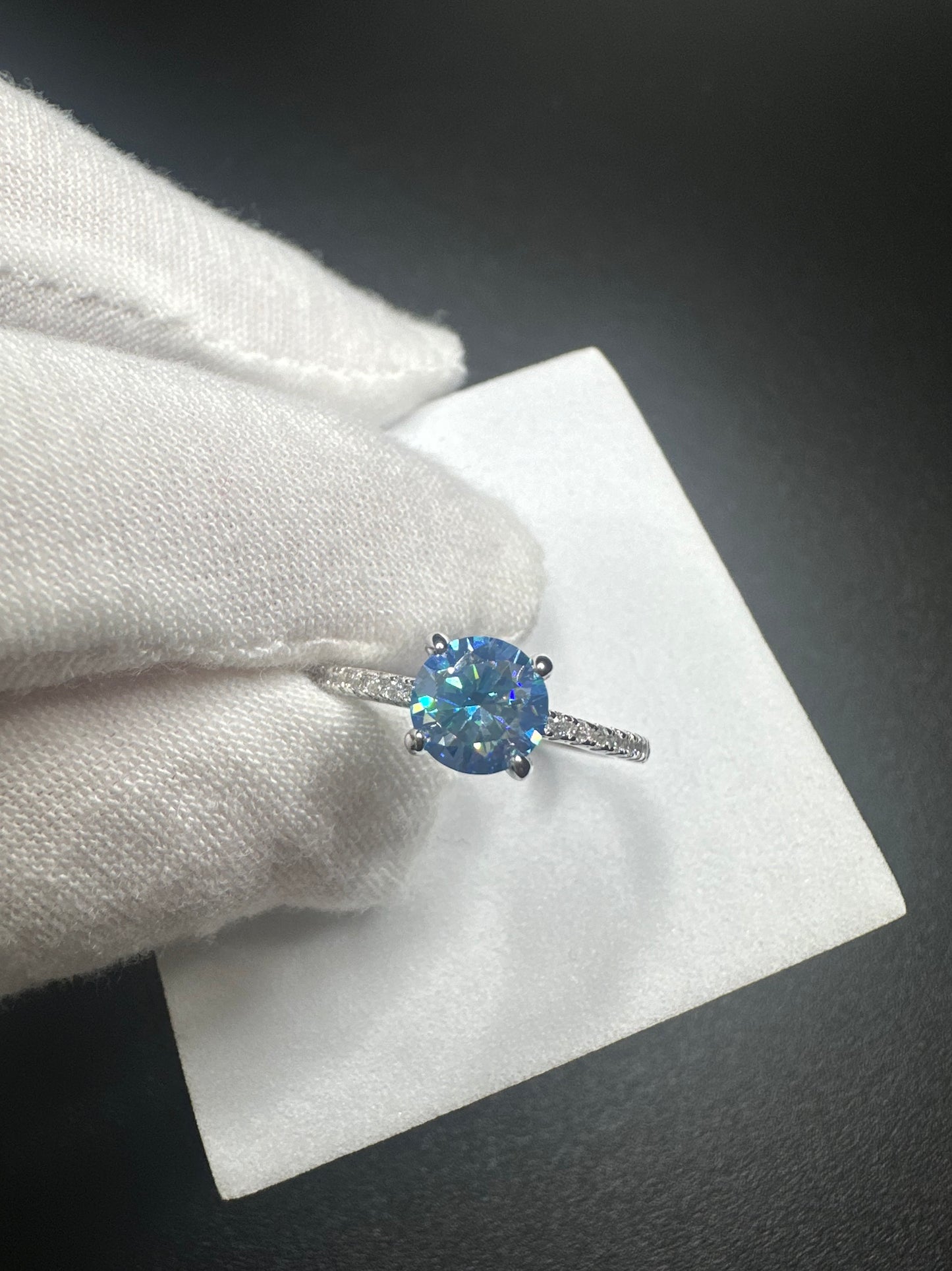 1 Carat 925 Sterling Silver Moissanite Ring – 6.5mm Round, VVS1 Clarity, D Color with Garnet, Champagne & Klein Blue Variations