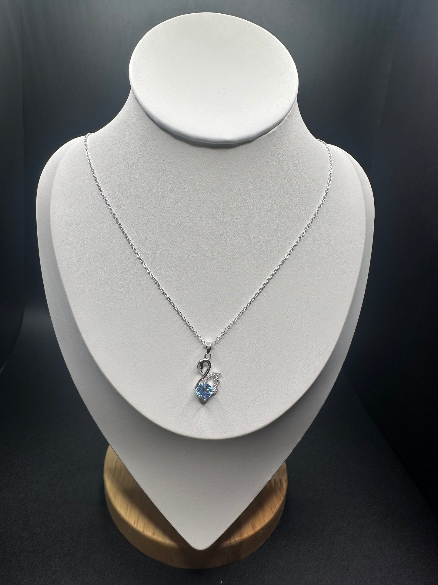 1 Carat 925 Sterling Silver Moissanite Swan Pendant – 6.5mm Princess Cut, VVS1 Clarity, D Color with Garnet, Klein Blue & Champagne Options