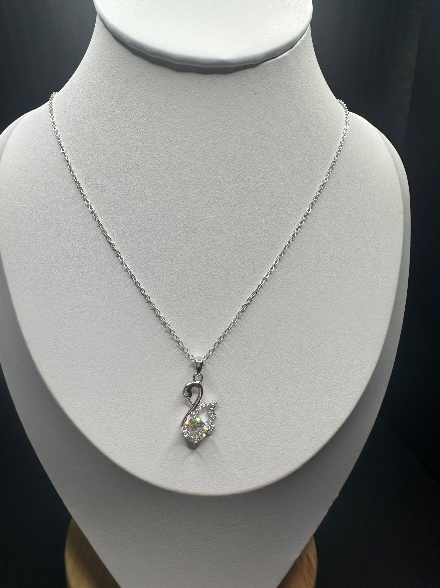1 Carat 925 Sterling Silver Moissanite Swan Pendant – 6.5mm Princess Cut, VVS1 Clarity, D Color with Garnet, Klein Blue & Champagne Options