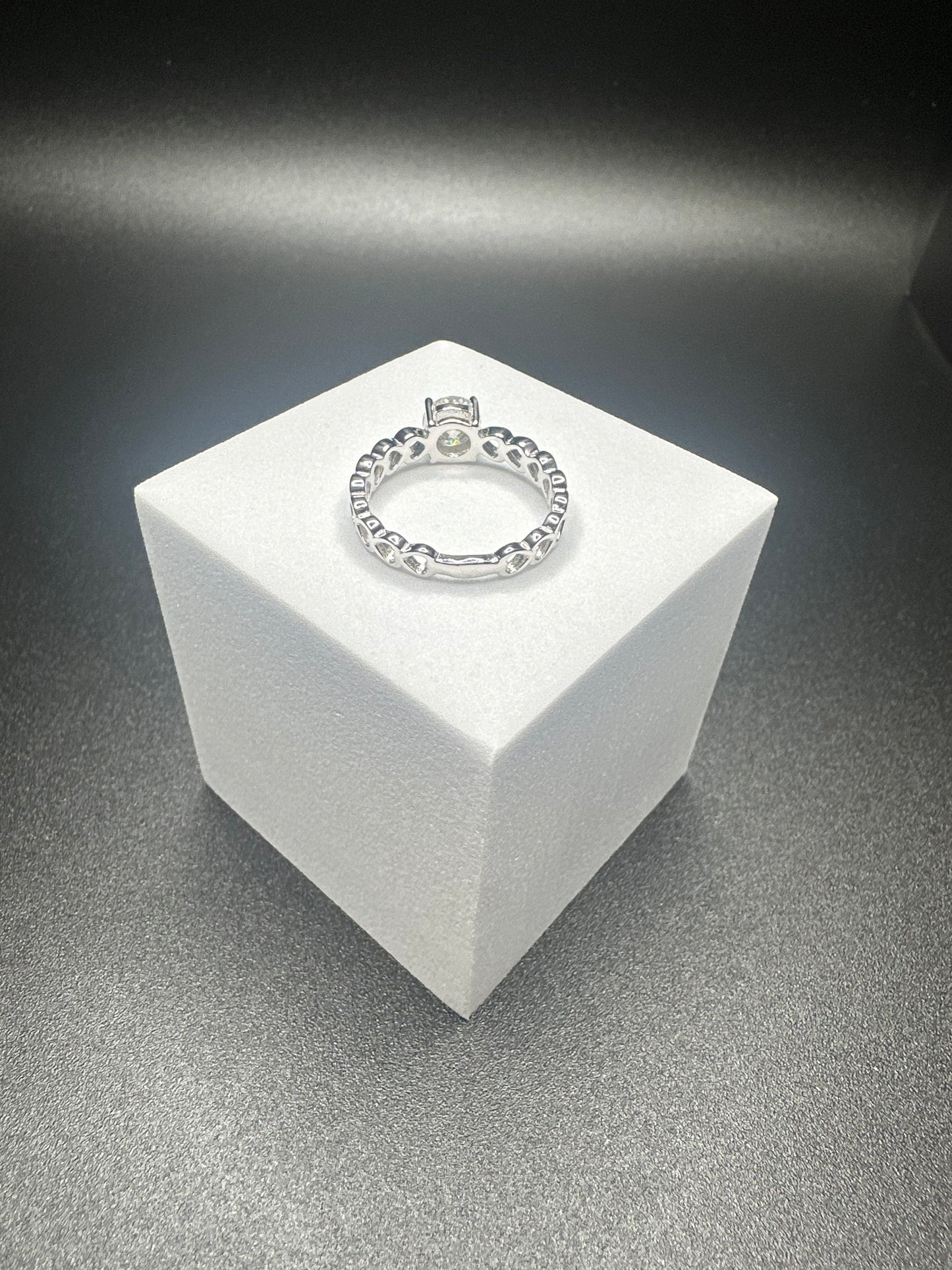1 Carat 925 Sterling Silver Moissanite Ring – 6.5mm Round, VVS1 Clarity, D Color with Heart Design