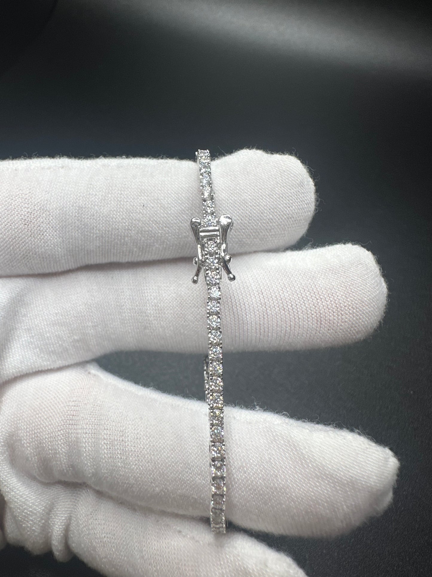 0.03 Carat 925 Sterling Silver Moissanite Tennis Bracelet – 2mm Round, VVS1 Clarity, D Color, 6.5" Length