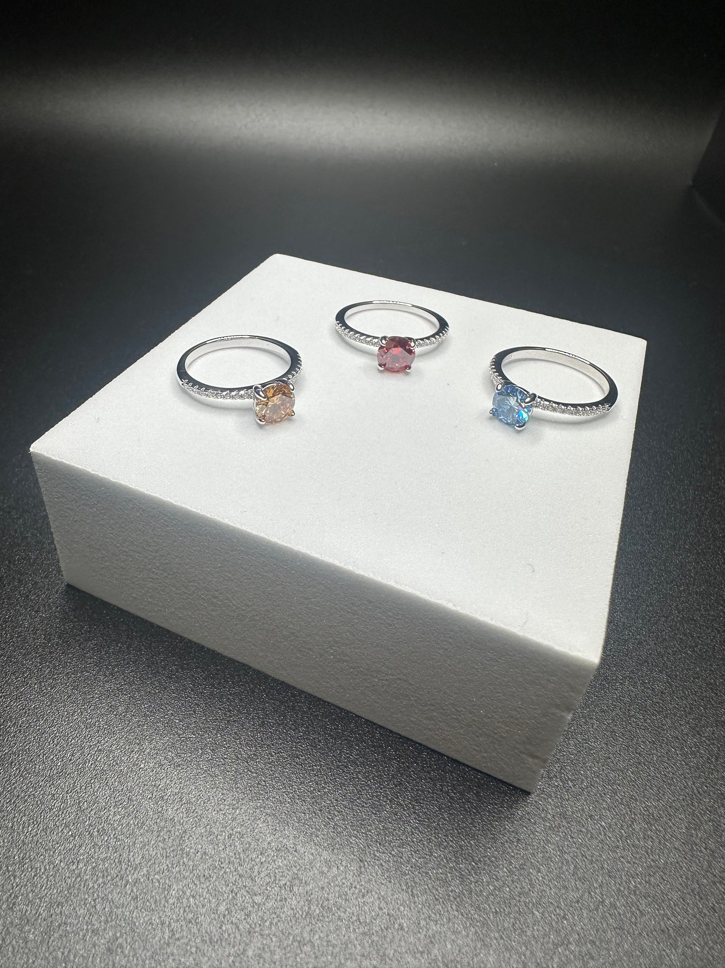 1 Carat 925 Sterling Silver Moissanite Ring – 6.5mm Round, VVS1 Clarity, D Color with Garnet, Champagne & Klein Blue Variations