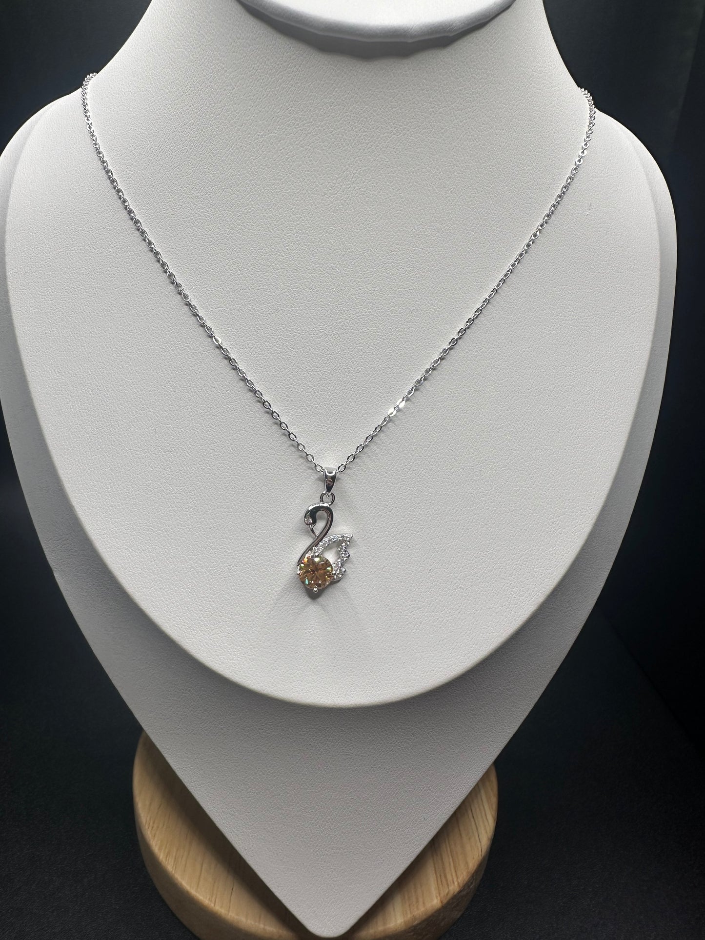 1 Carat 925 Sterling Silver Moissanite Swan Pendant – 6.5mm Princess Cut, VVS1 Clarity, D Color with Garnet, Klein Blue & Champagne Options