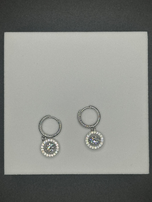 0.5 Carat 925 Sterling Silver Moissanite Huggie Earrings – 5mm Round, VVS1 Clarity, D Color with Rotatable Stone